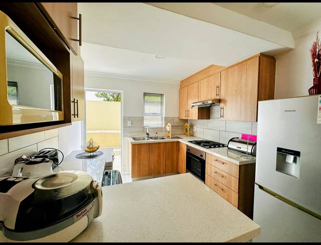 2 BEDROOM TOWNHOUSE FOR SALE IN LAMBTON